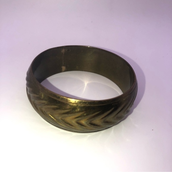 VTG Brass Wide Bangle Chevron Design 8” / 2.5” Diameter / 1” Width - Picture 2 of 6